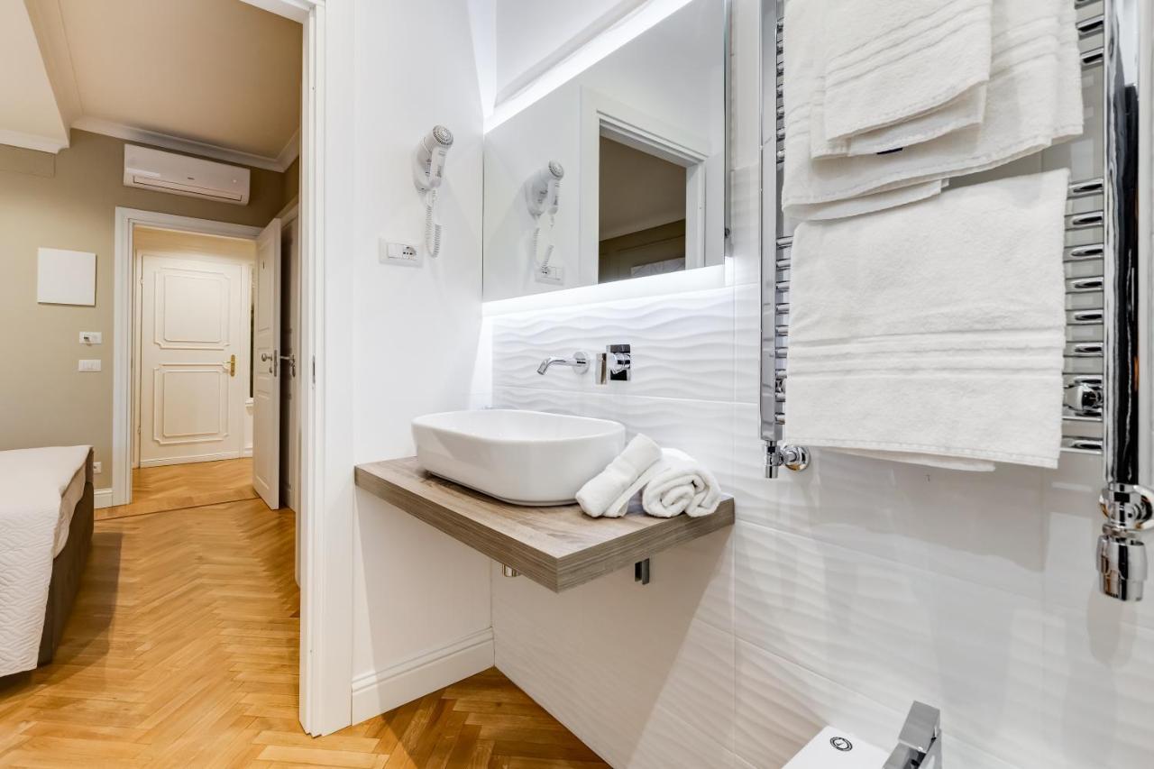 Mellini Palace By Premium Collection Pensión