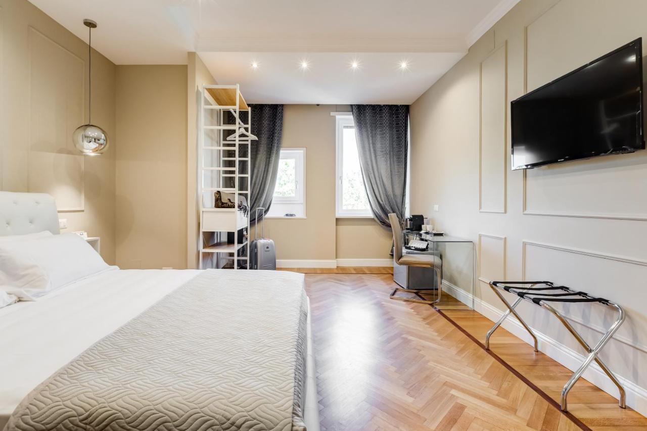 Mellini Palace By Premium Collection Pensión